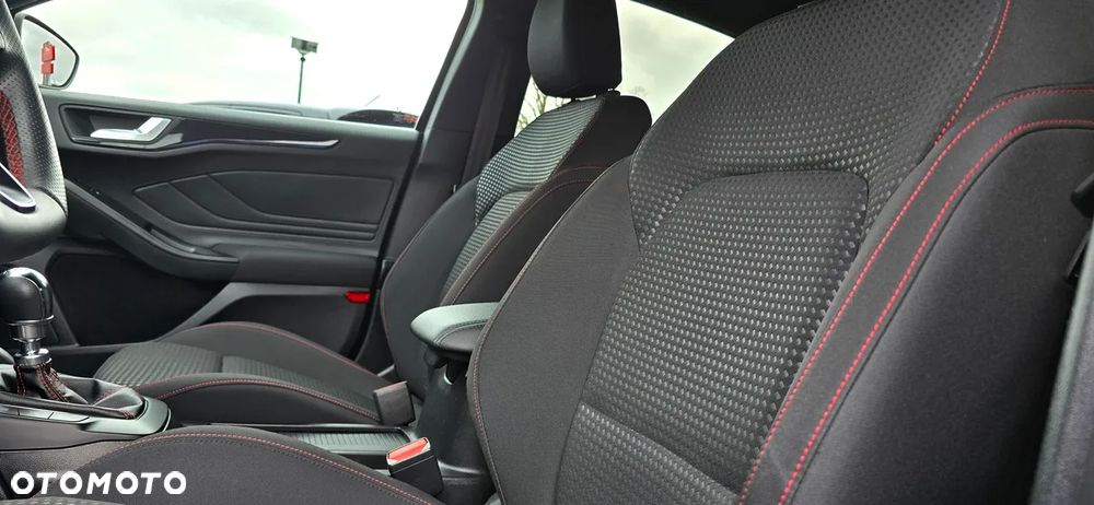 Ford Focus 1.5 EcoBoost ST-Line - 7
