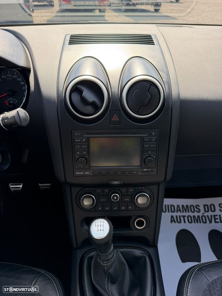 Nissan Qashqai 1.6 dCi Tekna Premium 18 - 21