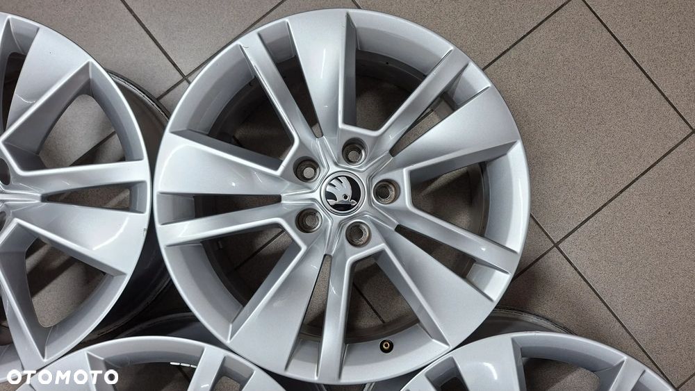 Felgi Aluminiowe 17 Skoda Karoq Kodiaq 5x112 ET 45 - 8