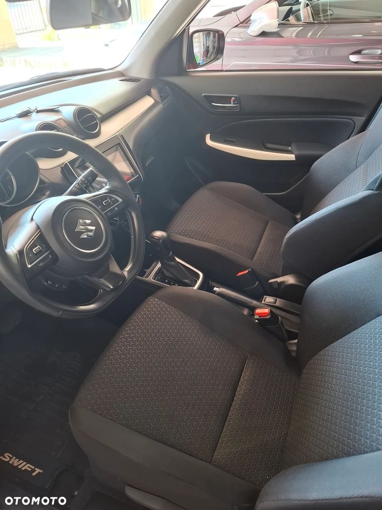 Suzuki Swift 1.2 Dualjet SHVS Premium Plus CVT - 17