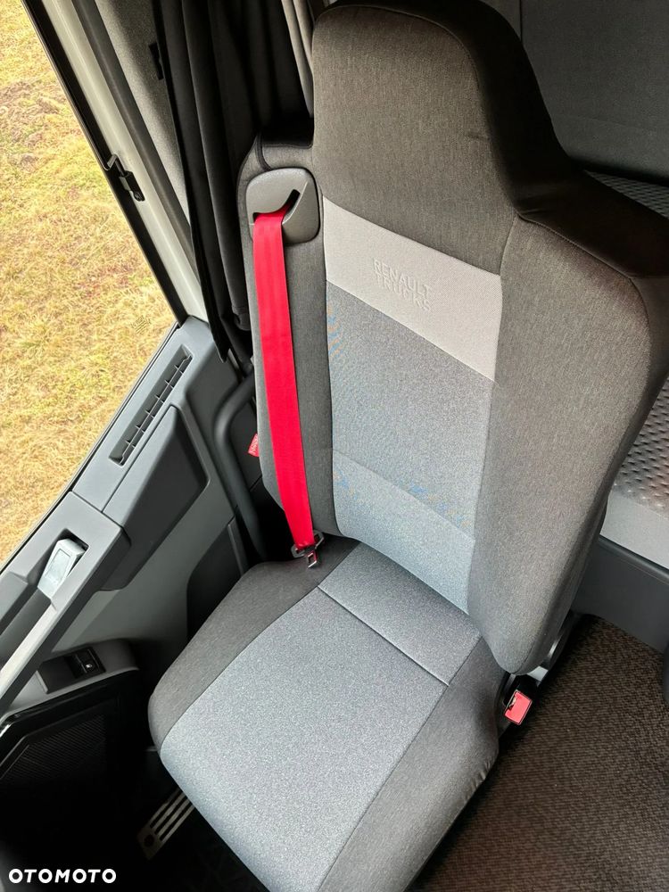 Renault T480 Sleeper Cab - 16