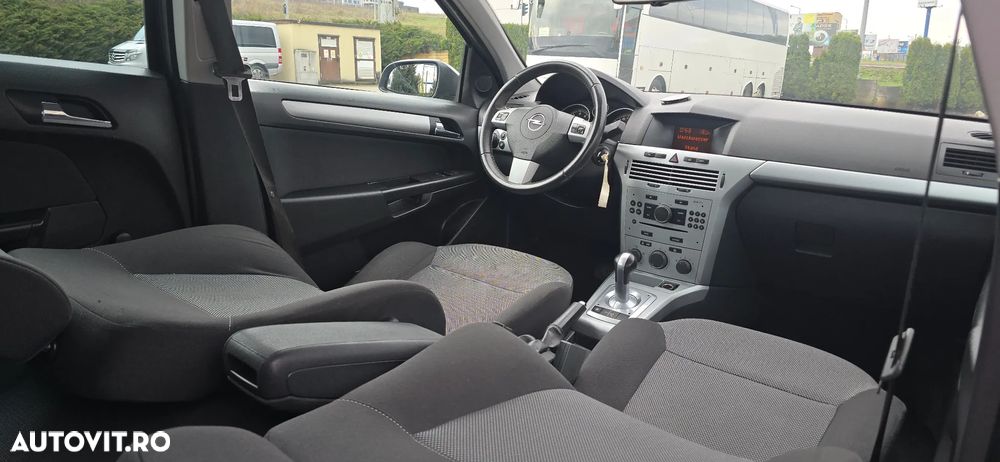 Opel Astra 1.6 Caravan - 12