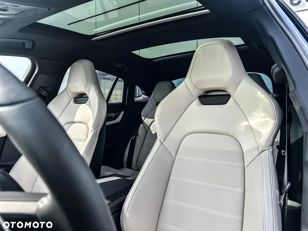 Porsche Panamera 4 - 10