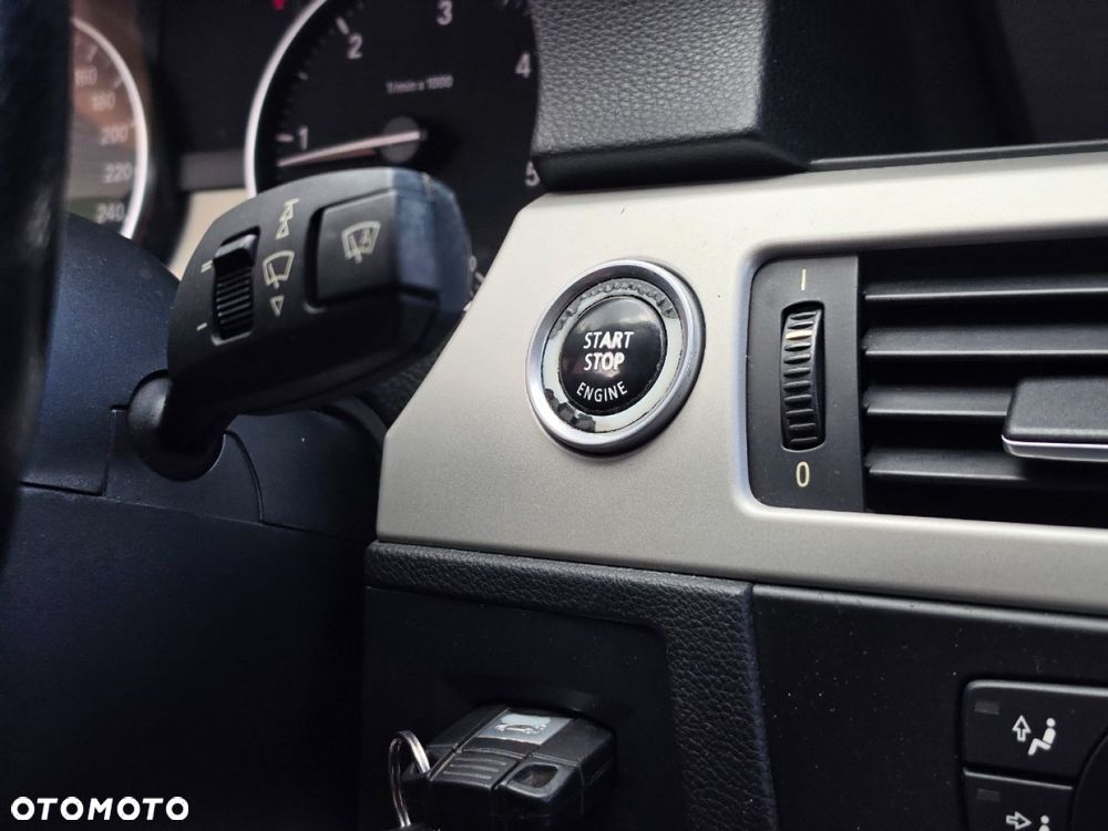 BMW Seria 3 - 22