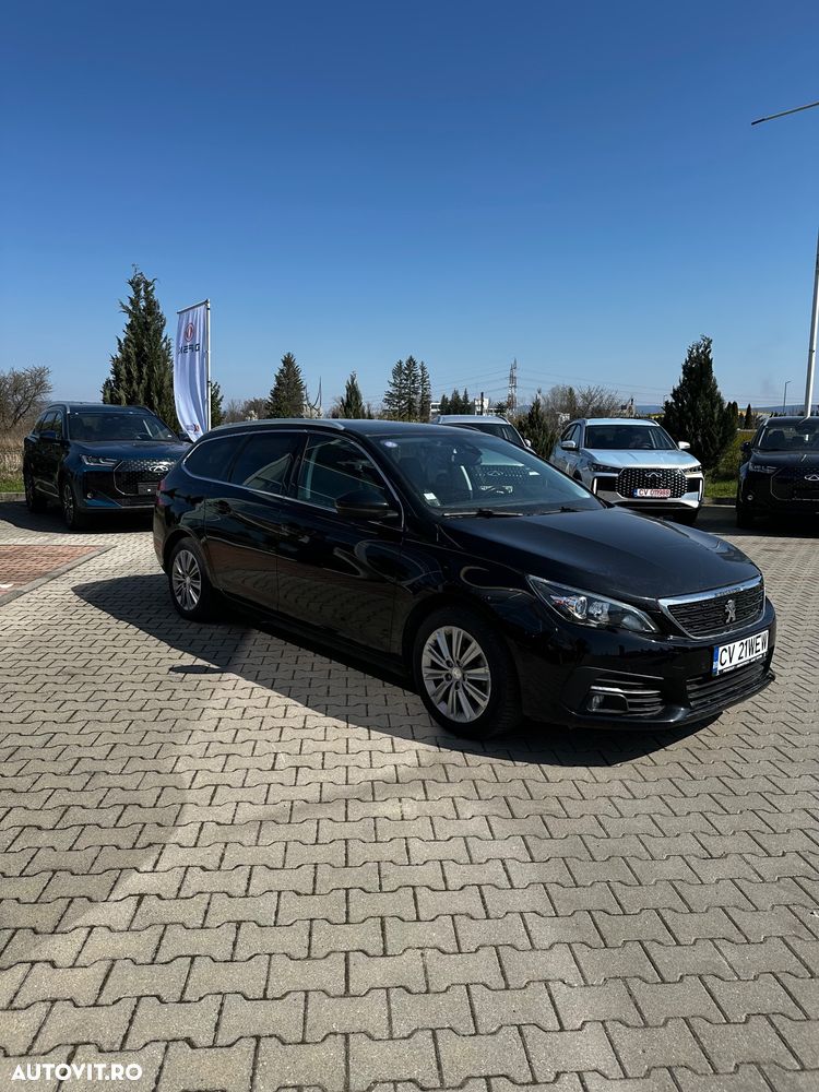 Peugeot 308 1.2 L PureTech Turbo Allure - 3
