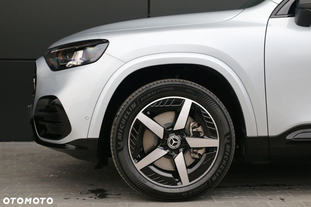Mercedes-Benz GLB 250+ EQ 85kWh - 11