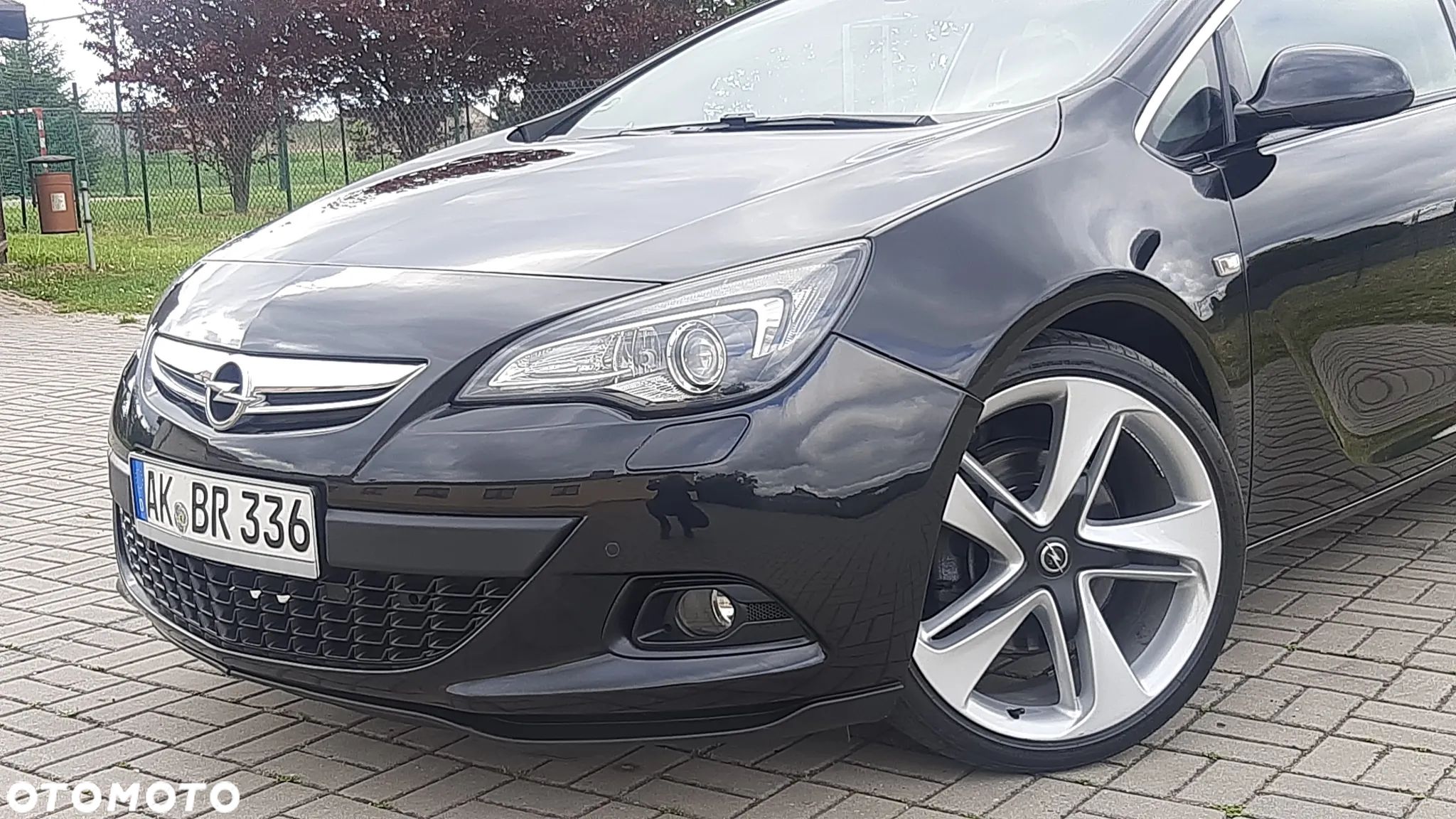 Opel Astra GTC 1.4 Turbo - 1