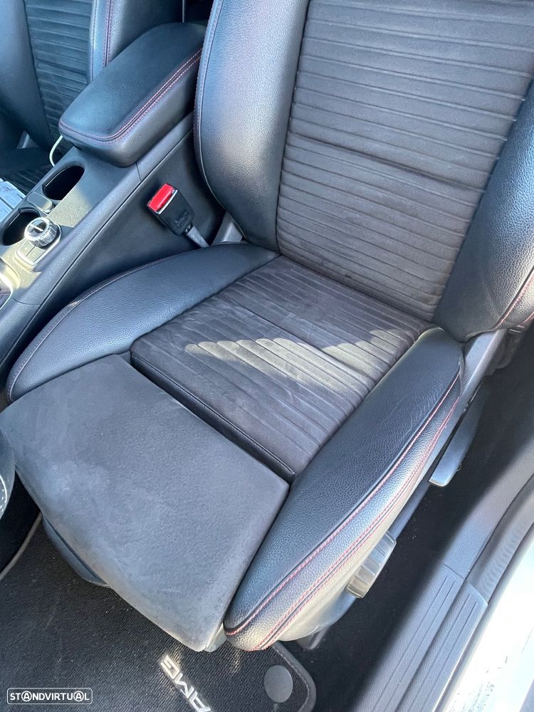 Mercedes-Benz GLA 180 d AMG Line - 8