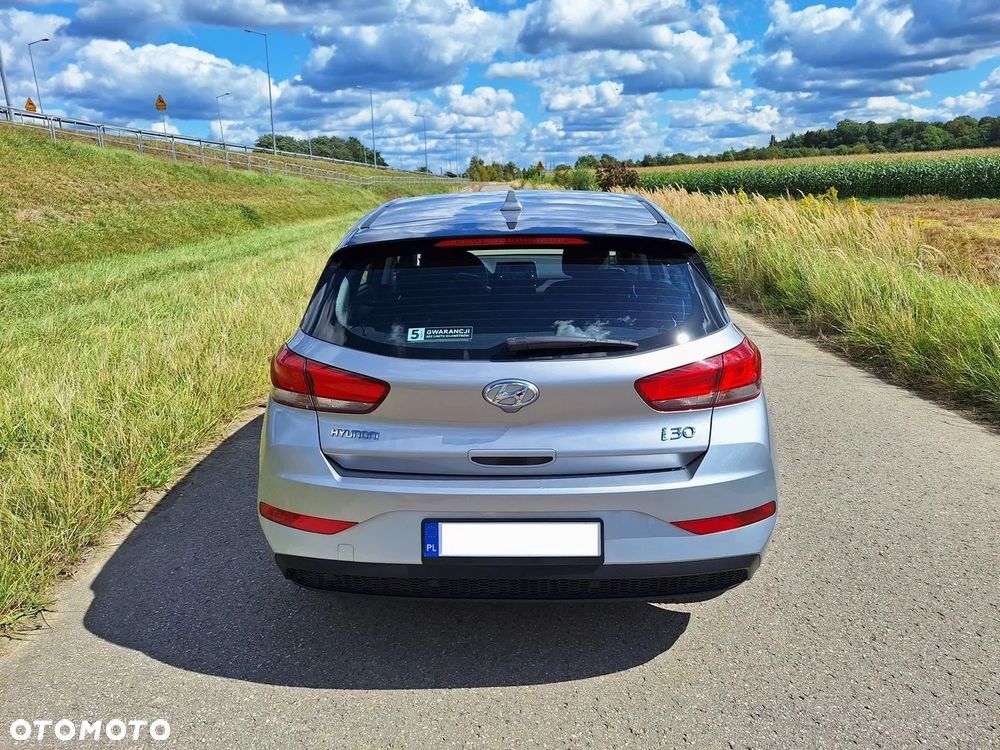 Hyundai i30 1.5 DPI Classic + - 16