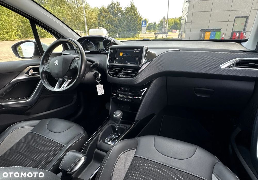 Peugeot 2008 PureTech 110 GPF Stop&Start EAT6 Allure - 26