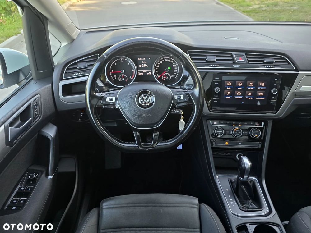 Volkswagen Touran - 13