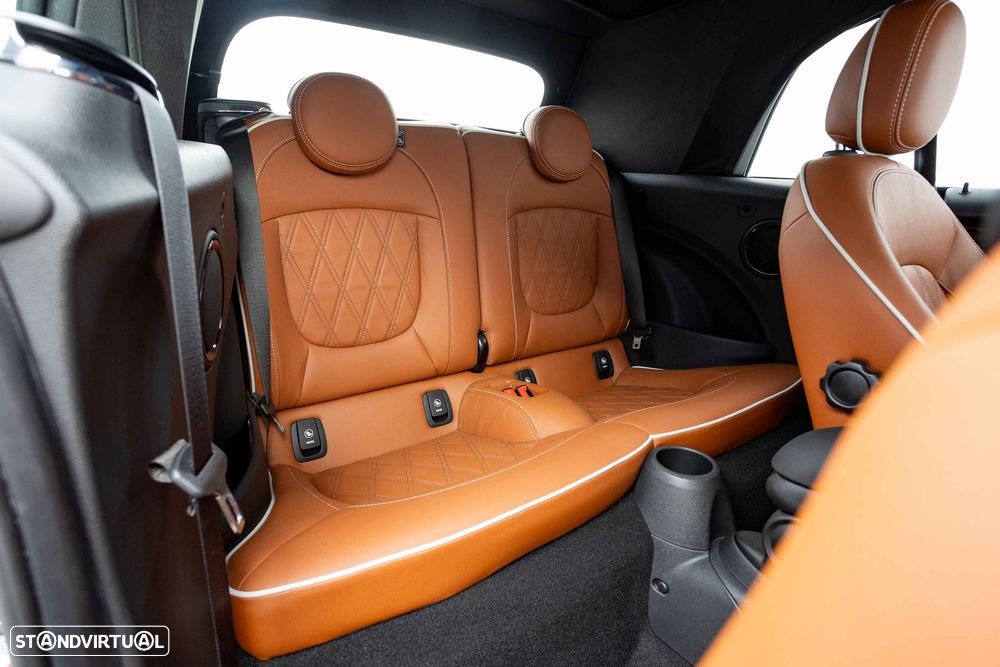 MINI Cabrio Cooper Premium Extra Classic Auto - 38