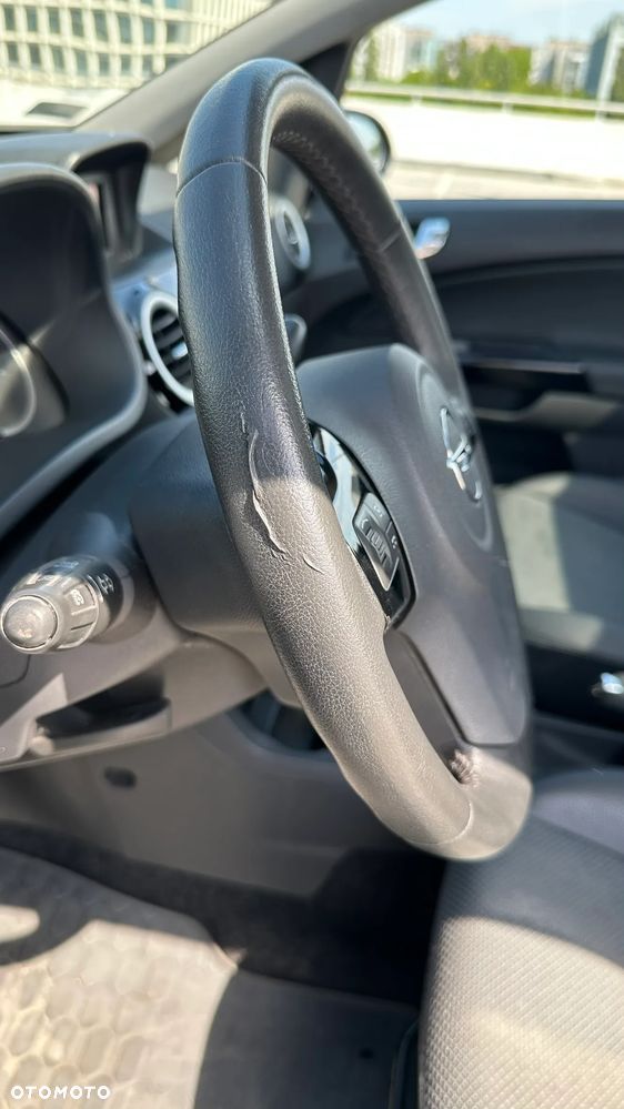 Opel Corsa 1.4 16V Cosmo - 8
