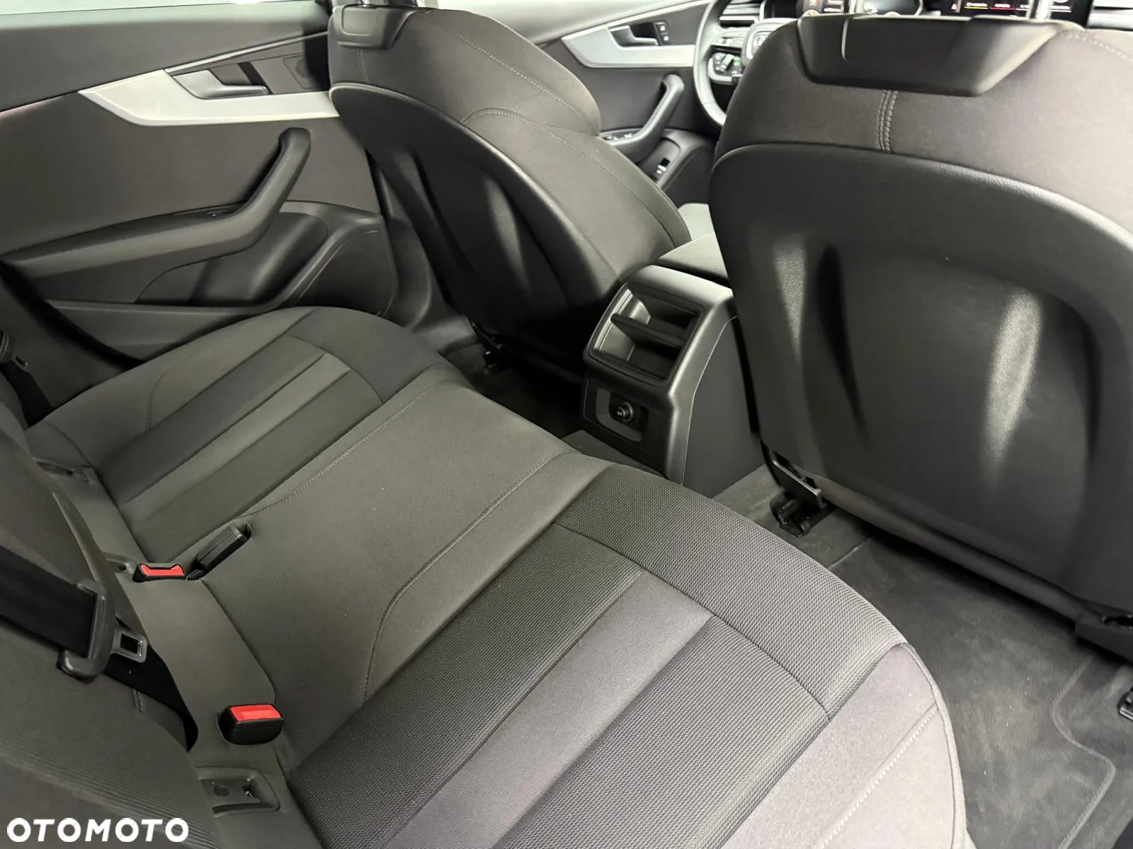 Audi A4 Avant 40 TDI quattro S tronic S line - 34