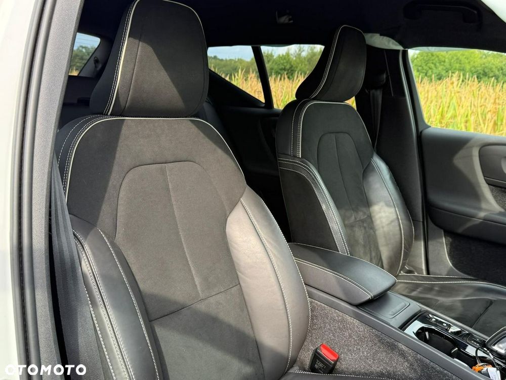Volvo XC 40 B4 B AWD DKG RDesign - 19