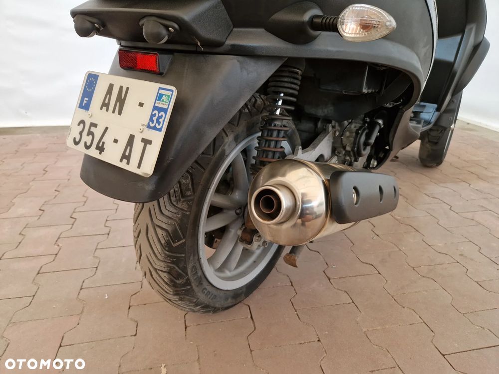 Piaggio MP-3 - 24