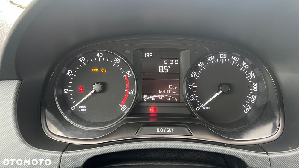 Skoda Fabia 1.2 TSI Active - 8