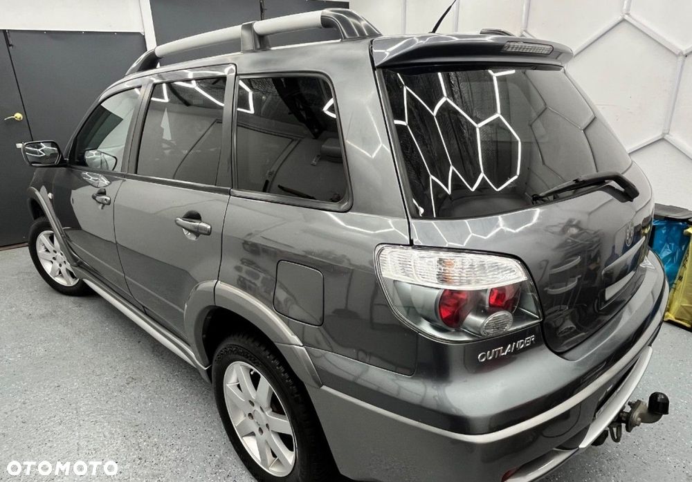 Mitsubishi Outlander - 15