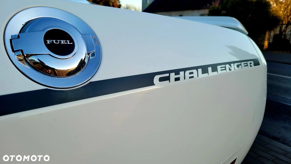 Dodge Challenger - 27