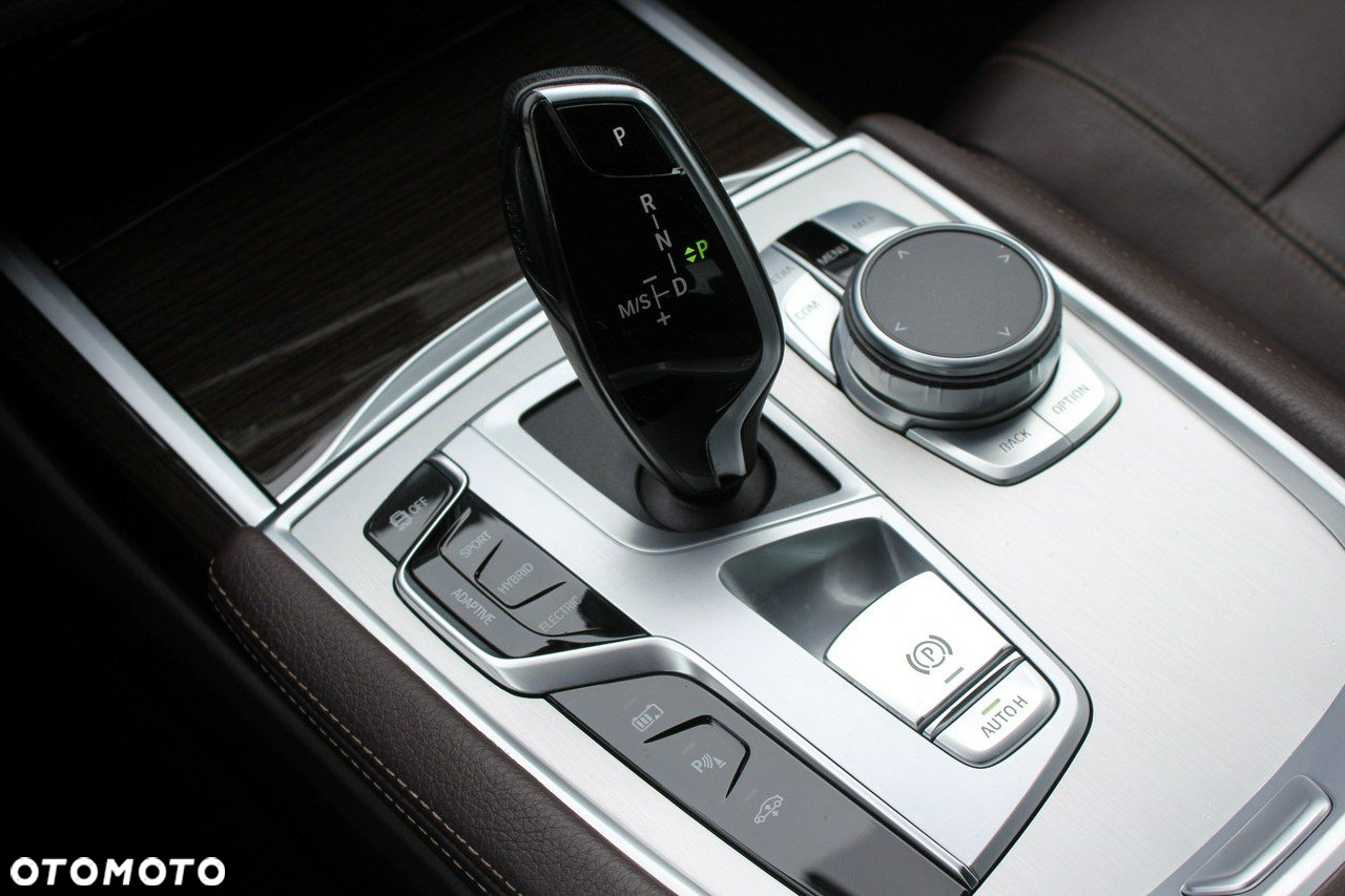 BMW Seria 7 - 21