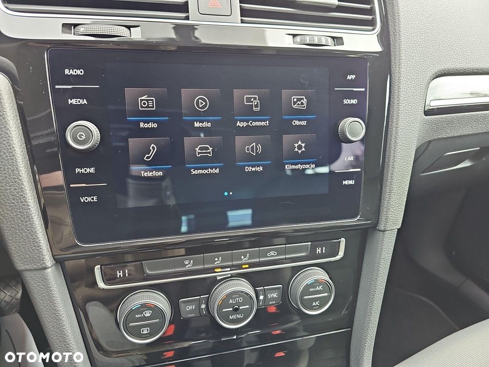 Volkswagen Golf - 29