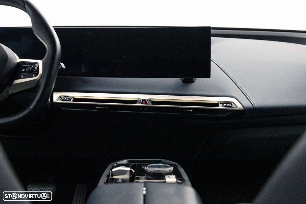 BMW iX xDrive 40 - 15