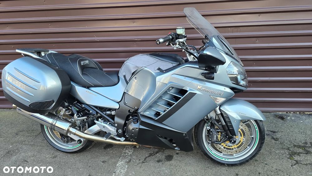 Kawasaki GTR - 18