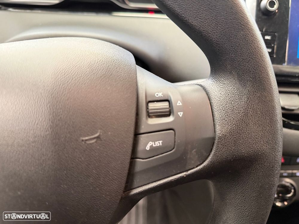 Peugeot 208 - 18