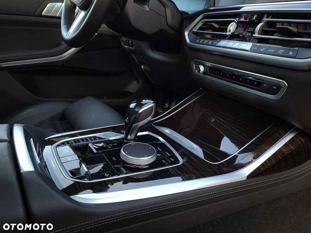 BMW X7 xDrive40d mHEV - 24