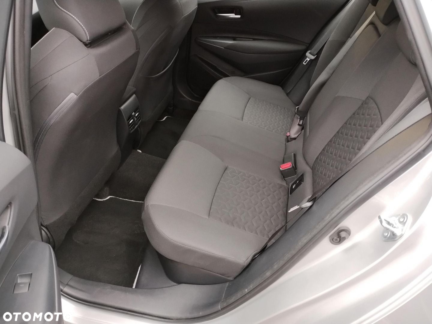 Toyota Corolla - 16
