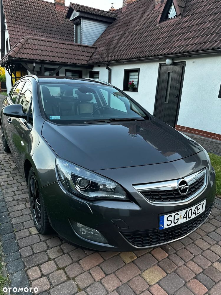 Opel Astra 1.6 T Cosmo - 2