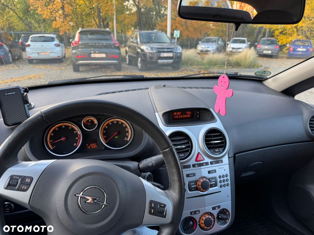 Opel Corsa 1.4 16V Satellite - 7