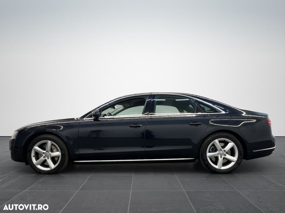 Audi A8 - 4
