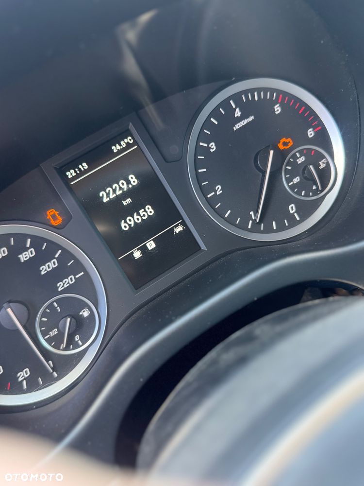 Mercedes-Benz Vito - 22