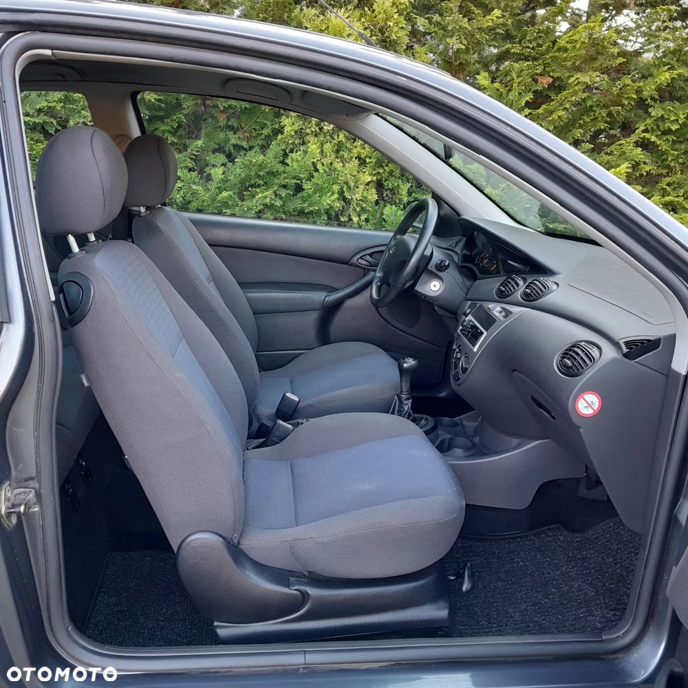 Ford Focus 1.4 Ambiente - 12