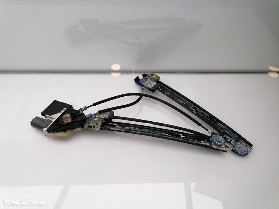 MOTOR ELEVADOR DE VIDRO FRONTAL ESQUERDO SEAT ALTEA 2005 -5P0837401A 1K0959793D - 2