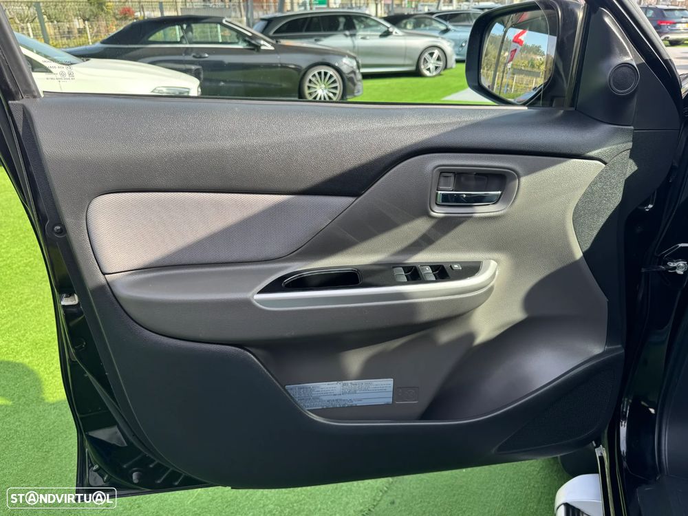 Mitsubishi L200 2.4 DI-D CD Instyle Strakar 4WD - 18