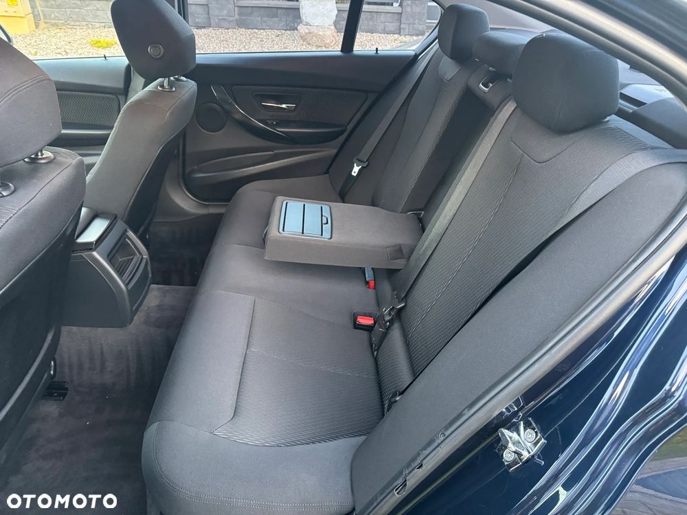 BMW Seria 3 - 22