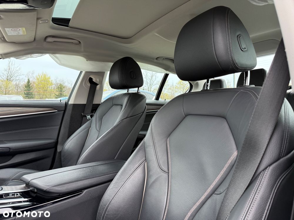 BMW Seria 5 530d xDrive Luxury Line - 17