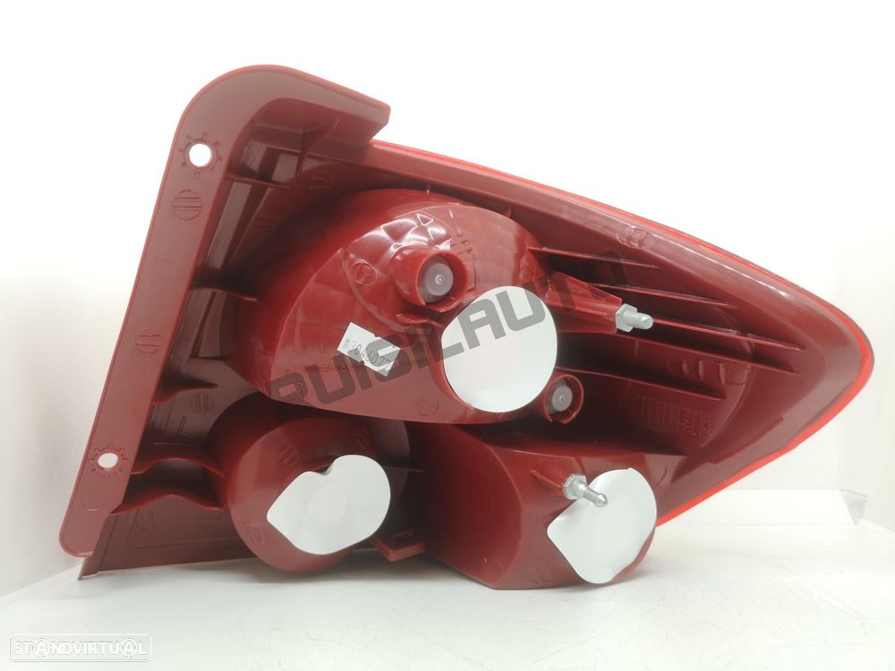 Farolim Trás Painel Esquerdo 108.401_551 Hyundai Getz [2002_200 - 3