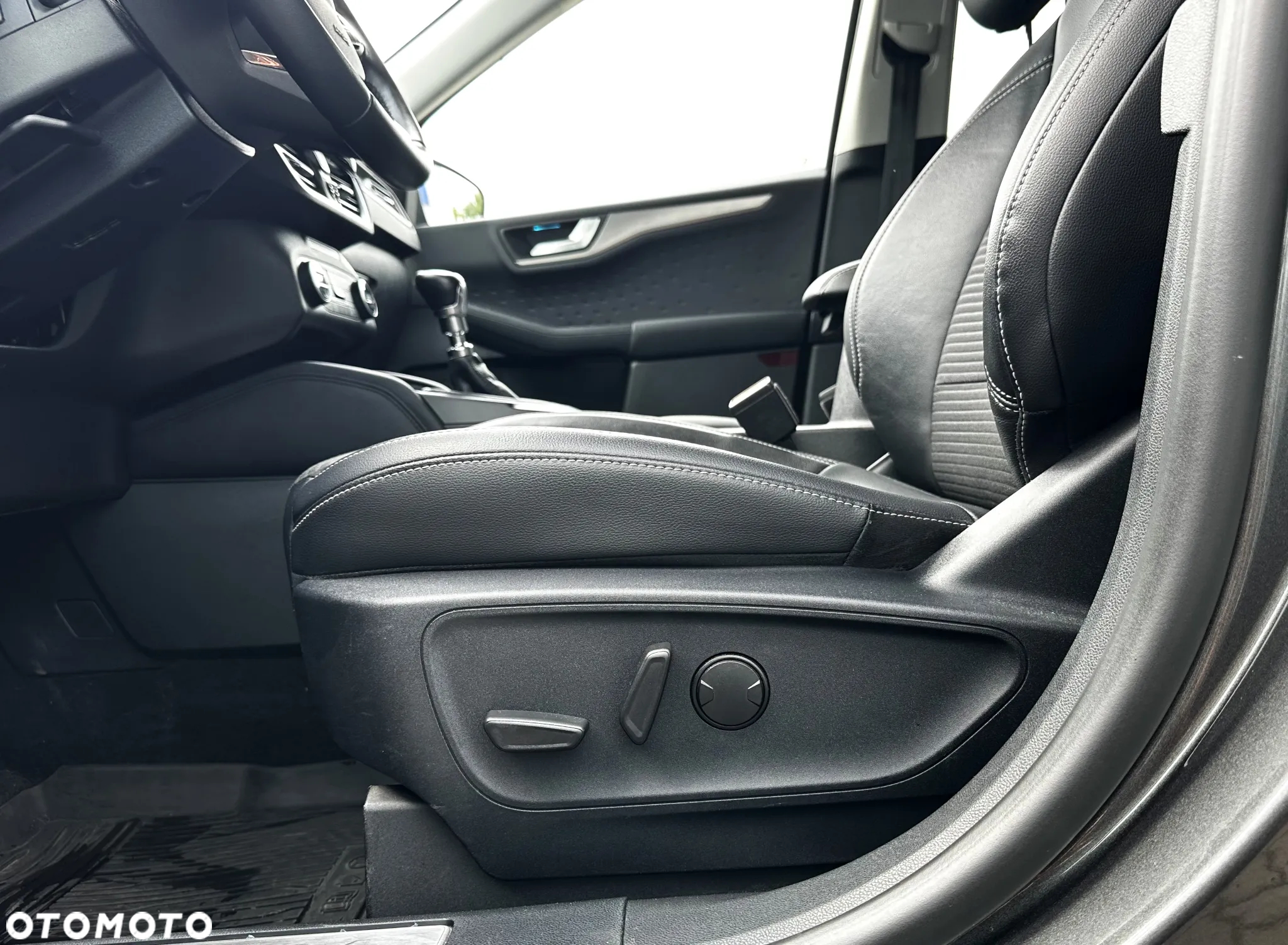 Ford Kuga 1.5 EcoBoost FWD Titanium ASS - 28