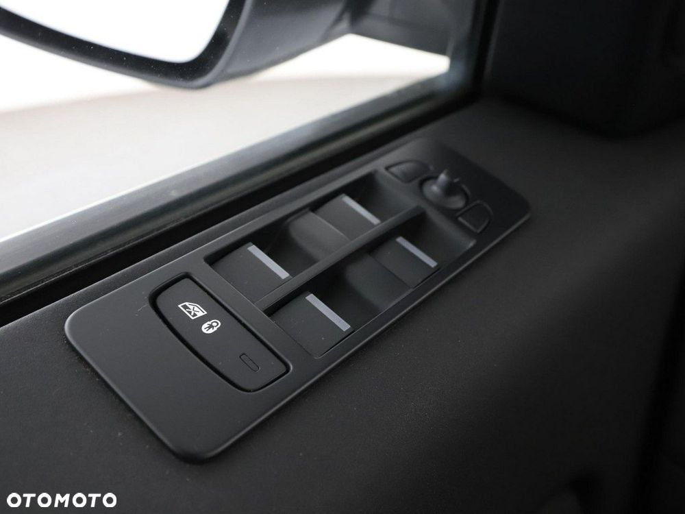 Land Rover Discovery Sport 2.0 TD4 SE - 32