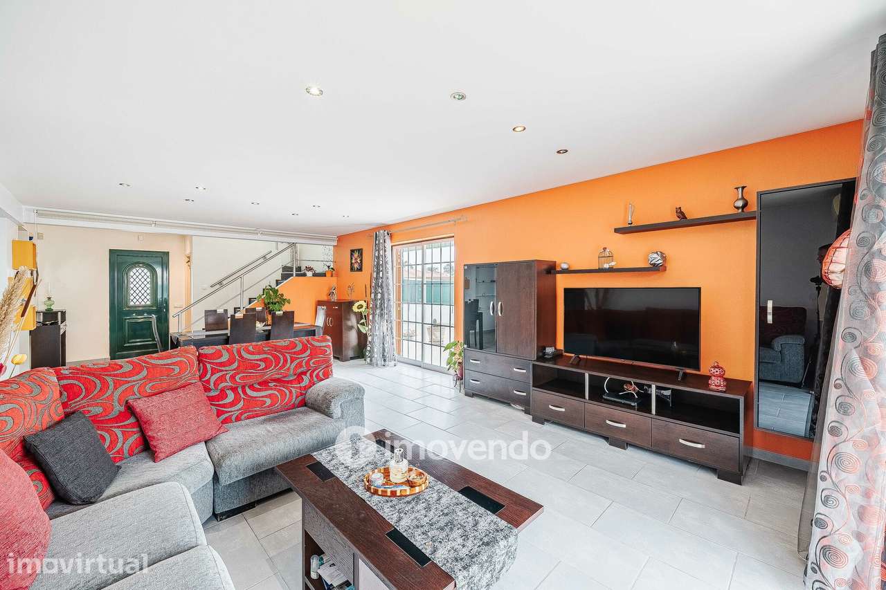 Moradia T4 com garagem e espaço exterior enorme, em Coruche - Grande imagem: 5/60