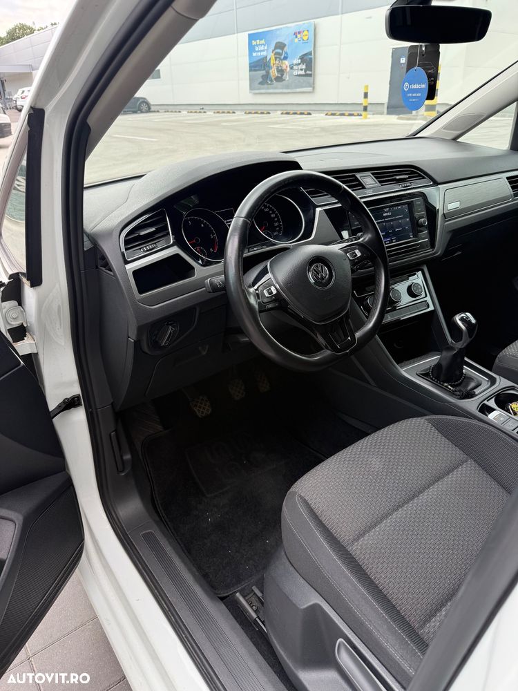 VOLKSWAGEN Touran 2020 — imagine 15