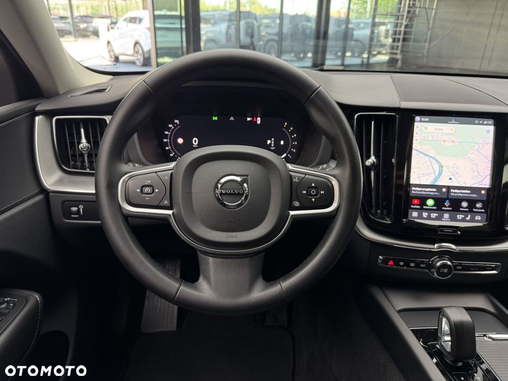 Volvo XC 60 B4 D AWD Momentum Pro - 17