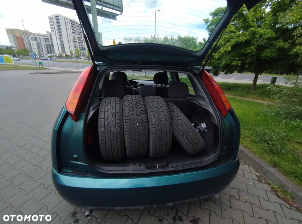Ford Focus 1.6 Ghia - 13