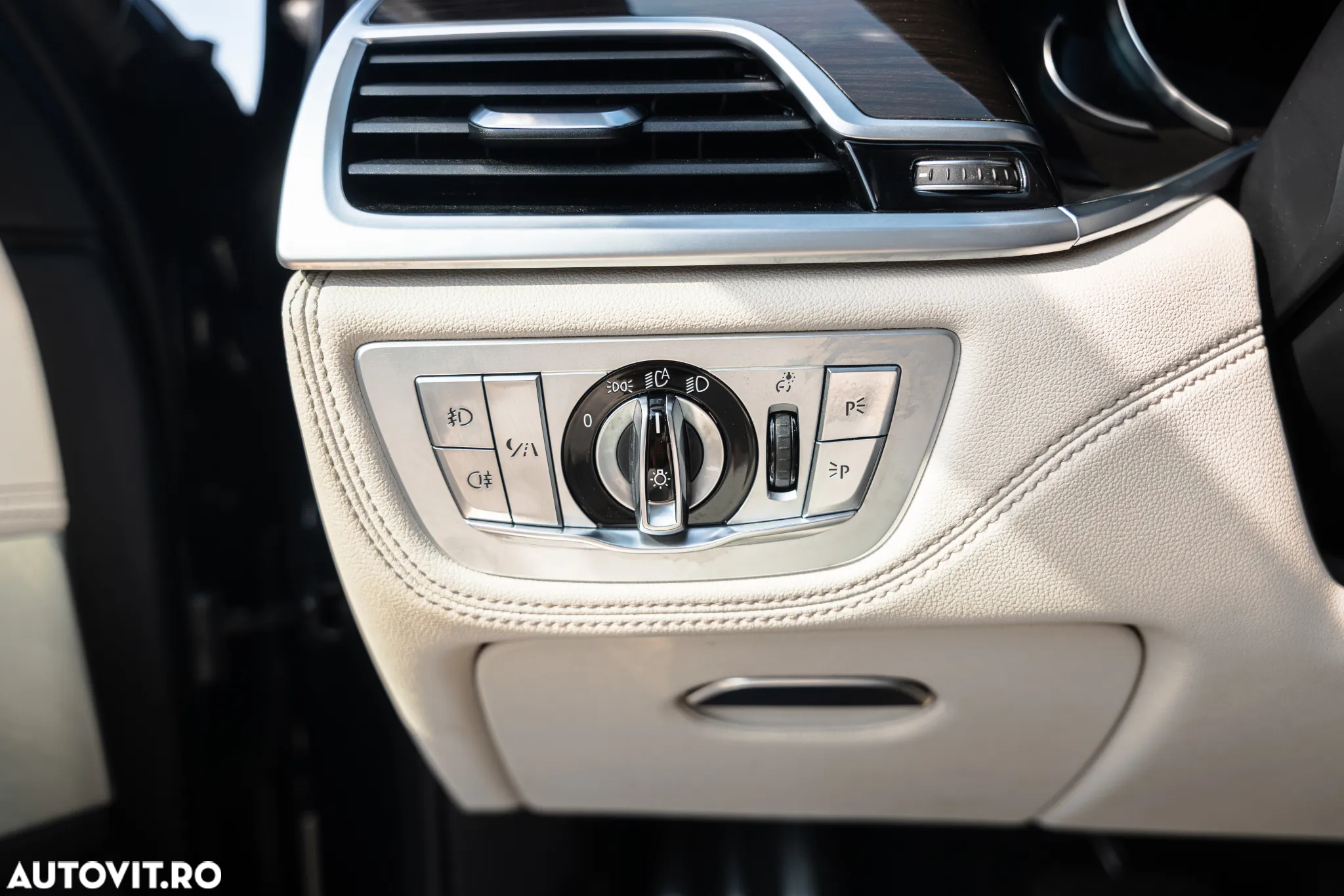 BMW Seria 7 750d xDrive - 14
