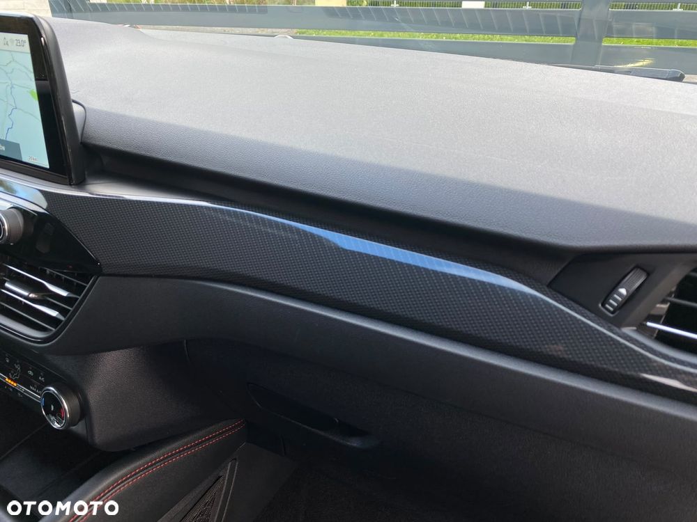 Ford Kuga - 21