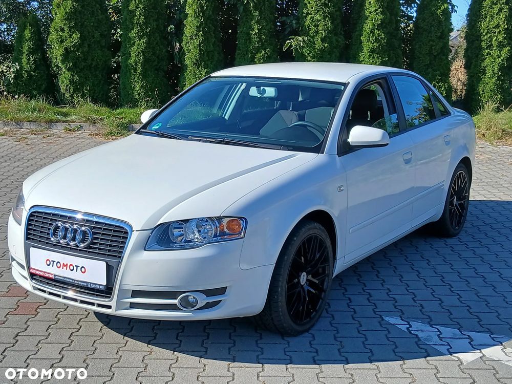 Audi A4 Limousine - 33