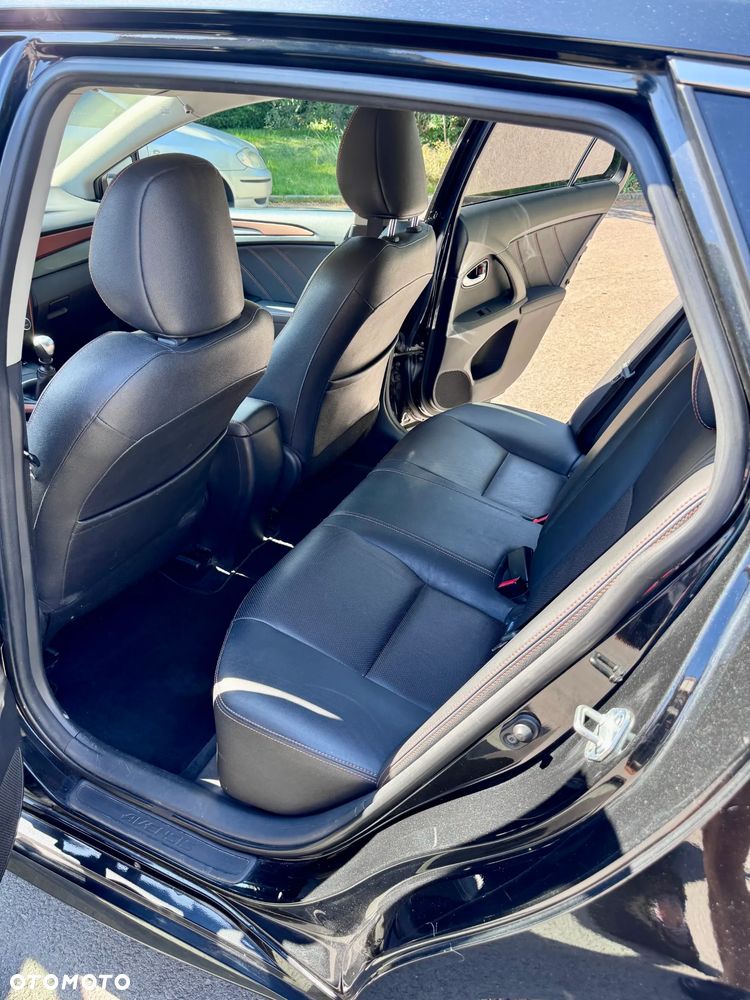 Toyota Avensis 1.8 Premium - 9